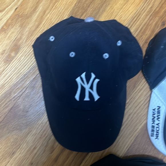 Set of five yankee baseball caps - Picture 2 of 14